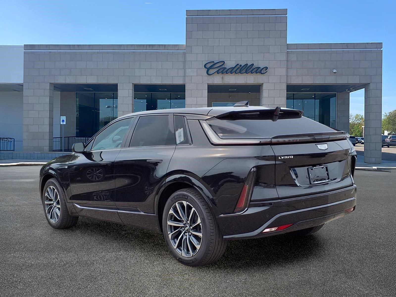 New 2027 Cadillac Lyriq Sport w/ LPO, Floor Liner Package AWD/4WD image 6