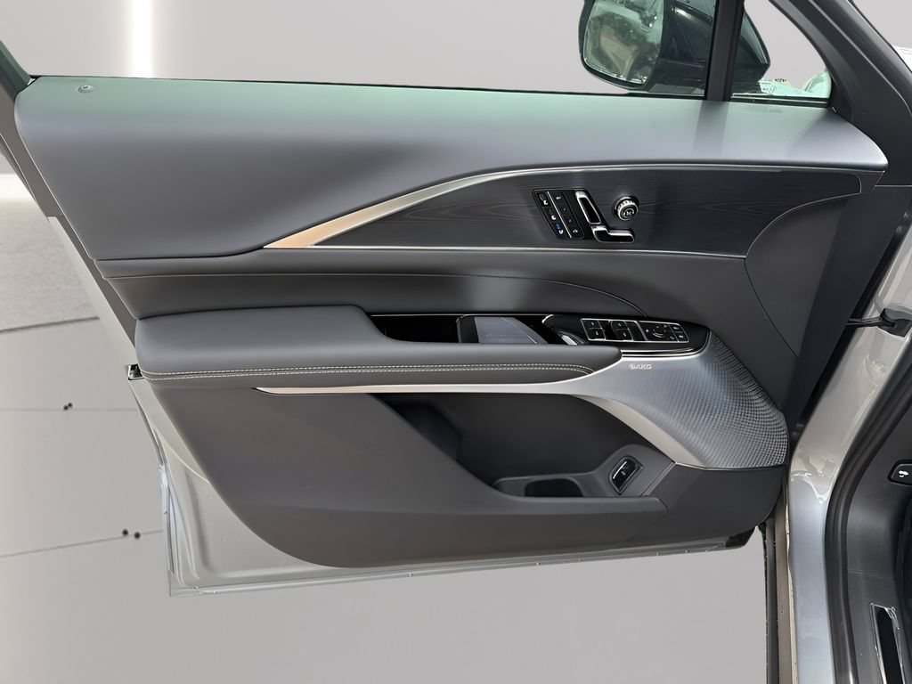 New 2026 Cadillac Lyriq Signature Sport w/ LPO, Floor Liner Package RWD image 20