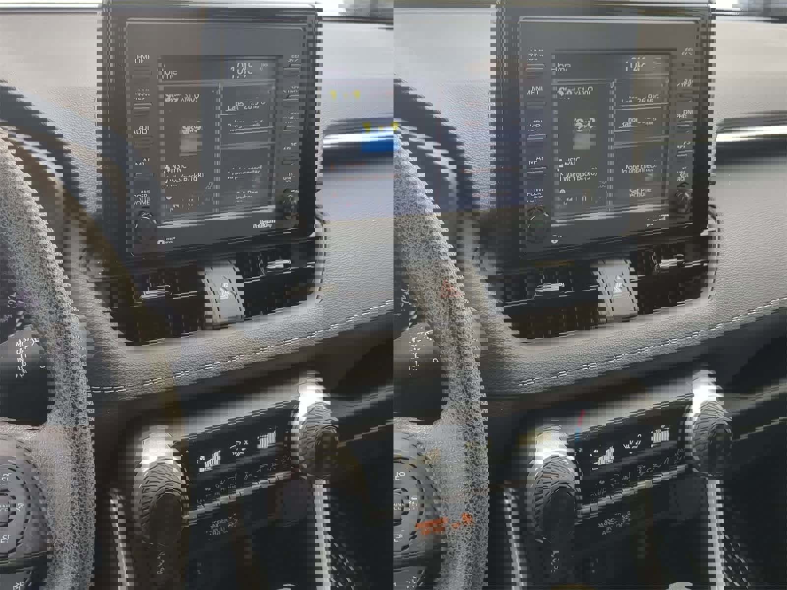 Used 2022 Toyota RAV4 LE image 34