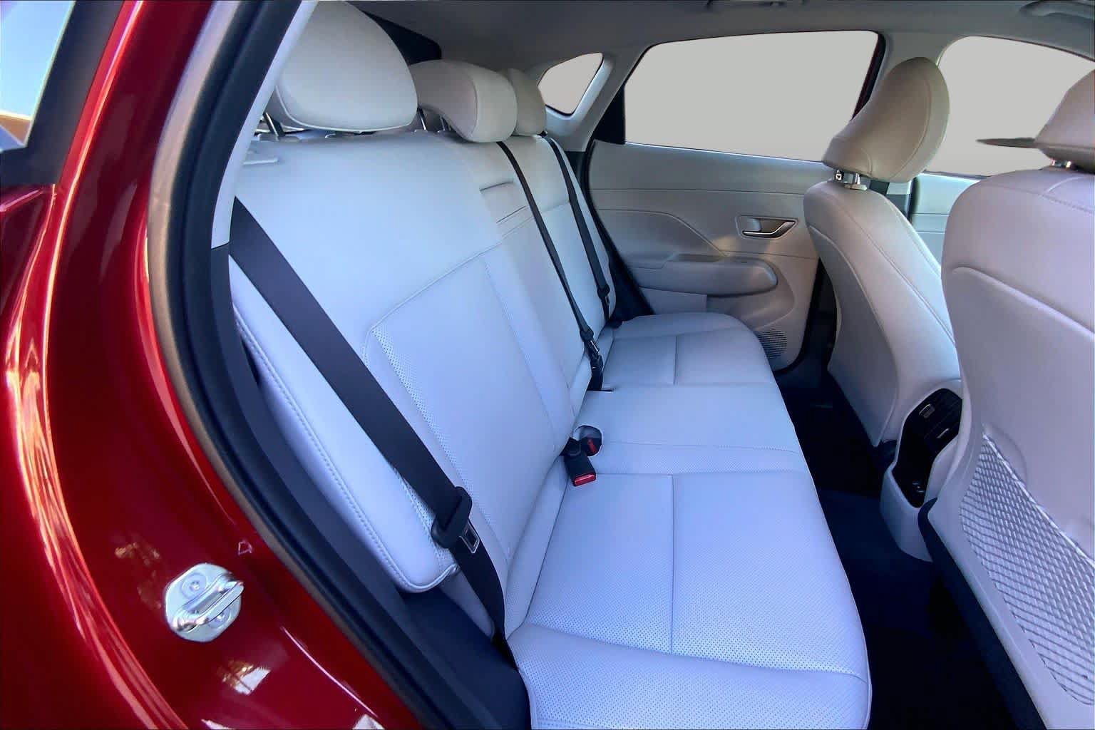 Used 2025 Hyundai Kona Limited FWD image 20