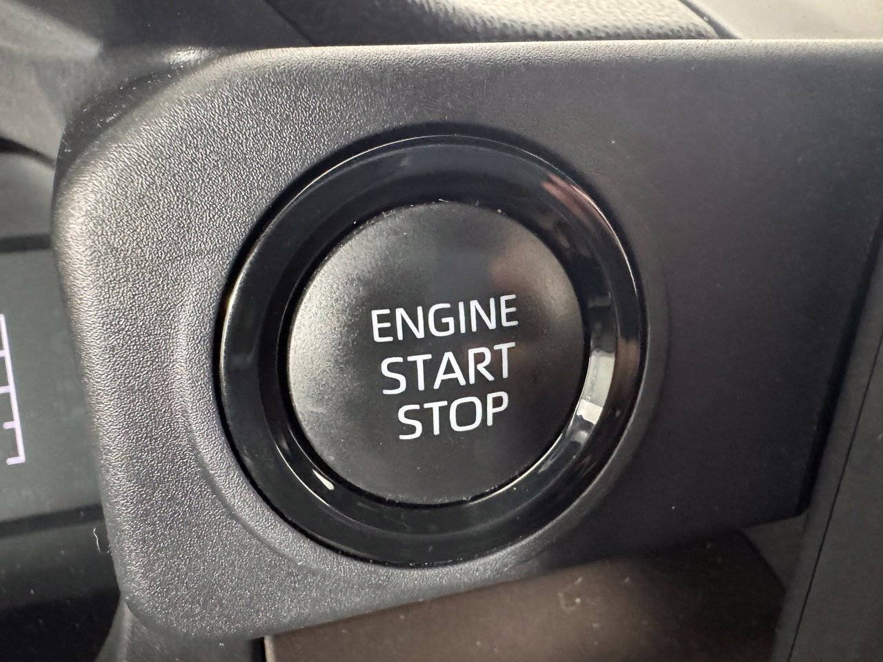 Used 2024 Toyota Tacoma SR5 AWD/4WD image 20