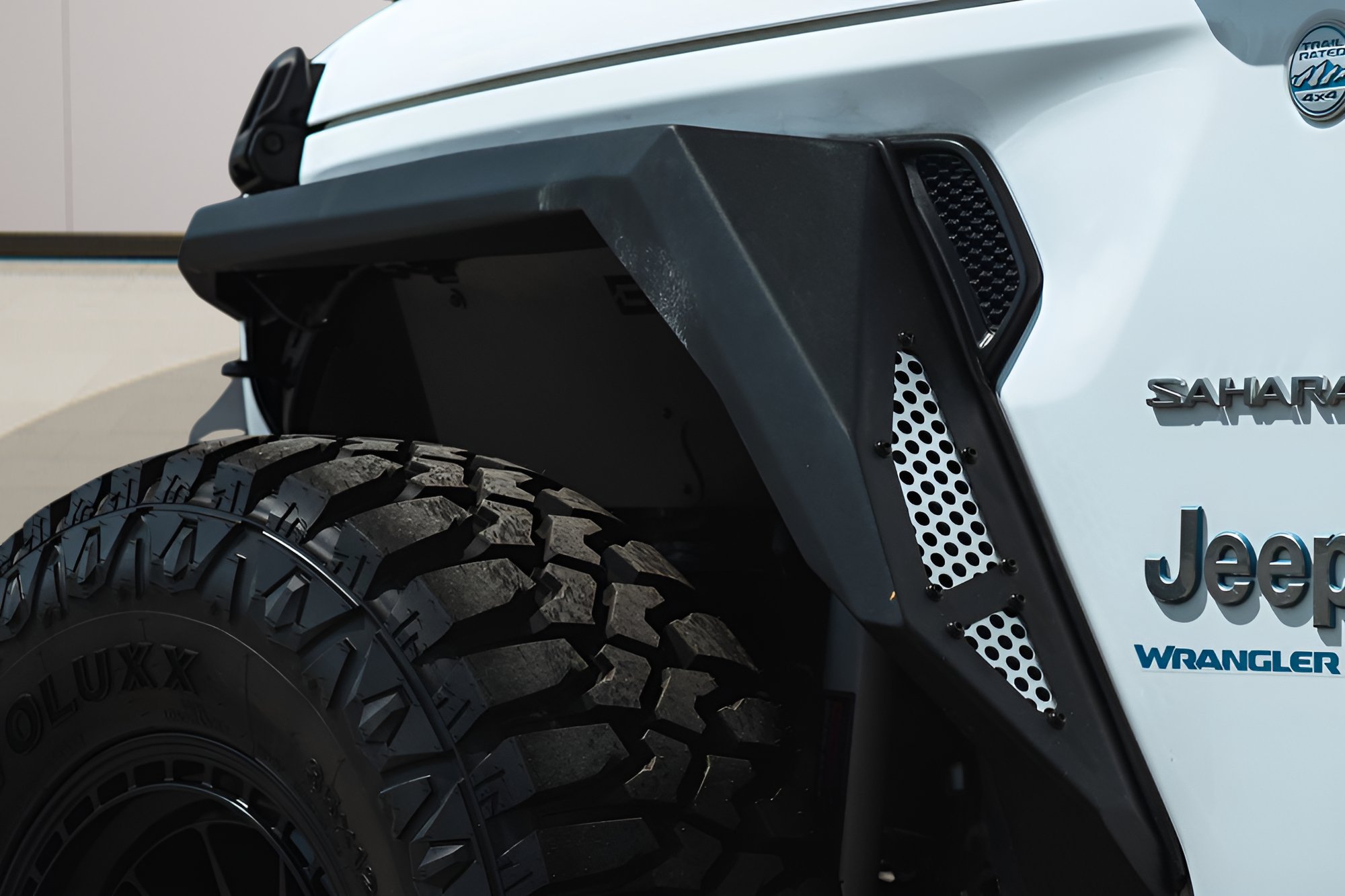 Used 2024 Jeep Wrangler Unlimited Sahara AWD/4WD image 5