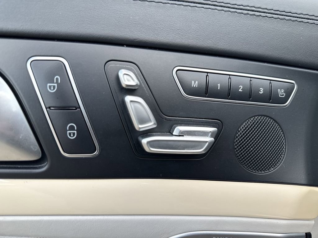 Used 2013 Mercedes-Benz SL 550 image 12