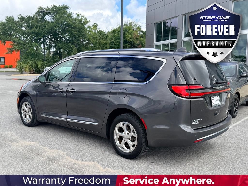 Used 2021 Chrysler Pacifica Limited AWD/4WD image 5