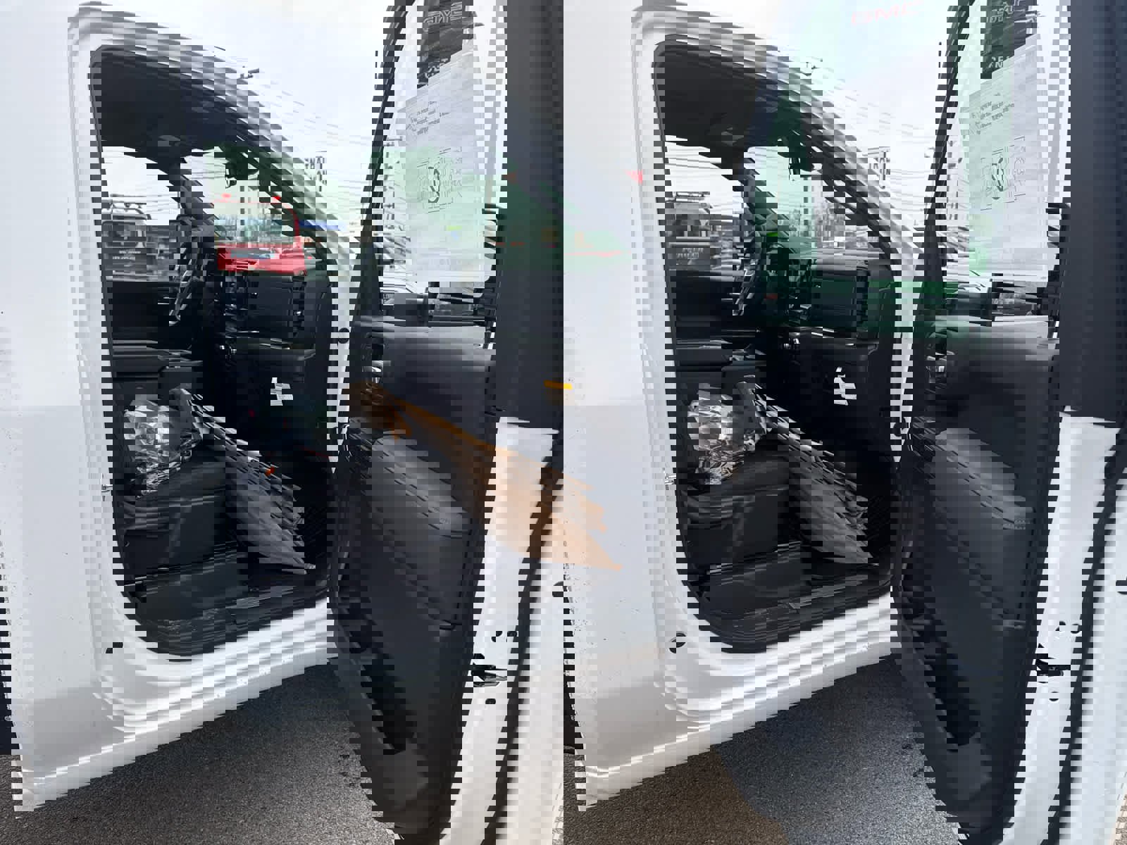 New 2026 GMC Sierra 3500 SLE w/ SLE Convenience Package image 11