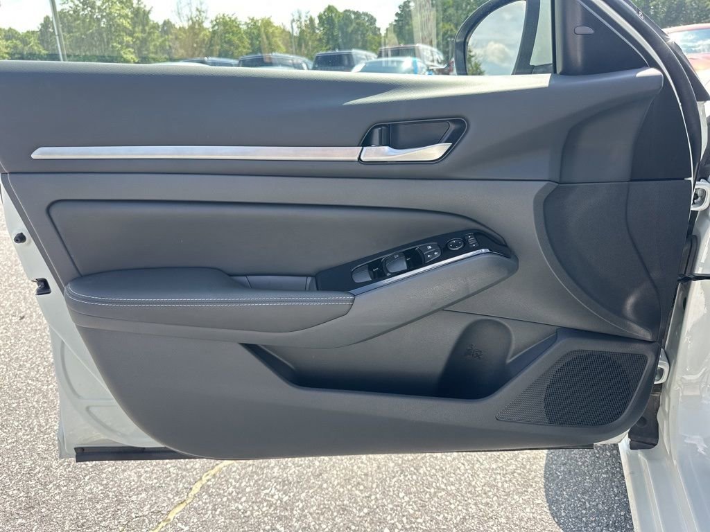 Used 2023 Nissan Altima 2.5 SV image 23