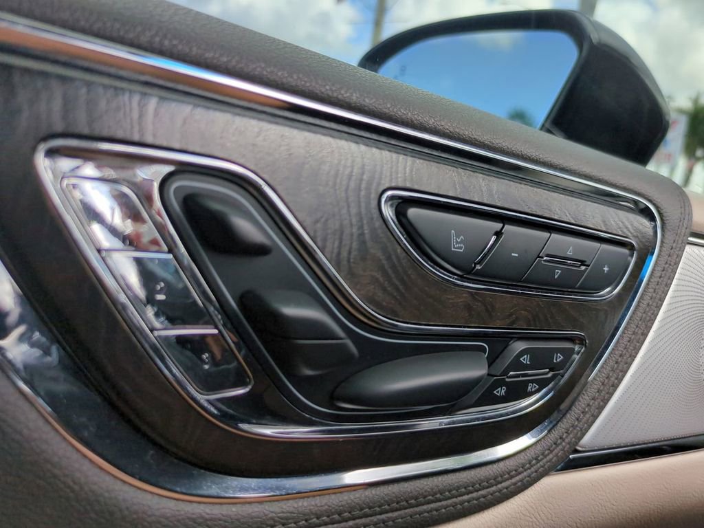 Used 2020 Lincoln Continental Reserve w/ Luxury Package image 18