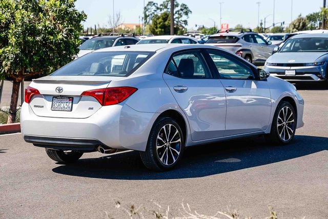 Used 2017 Toyota Corolla SE w/ SE Premium Package image 5