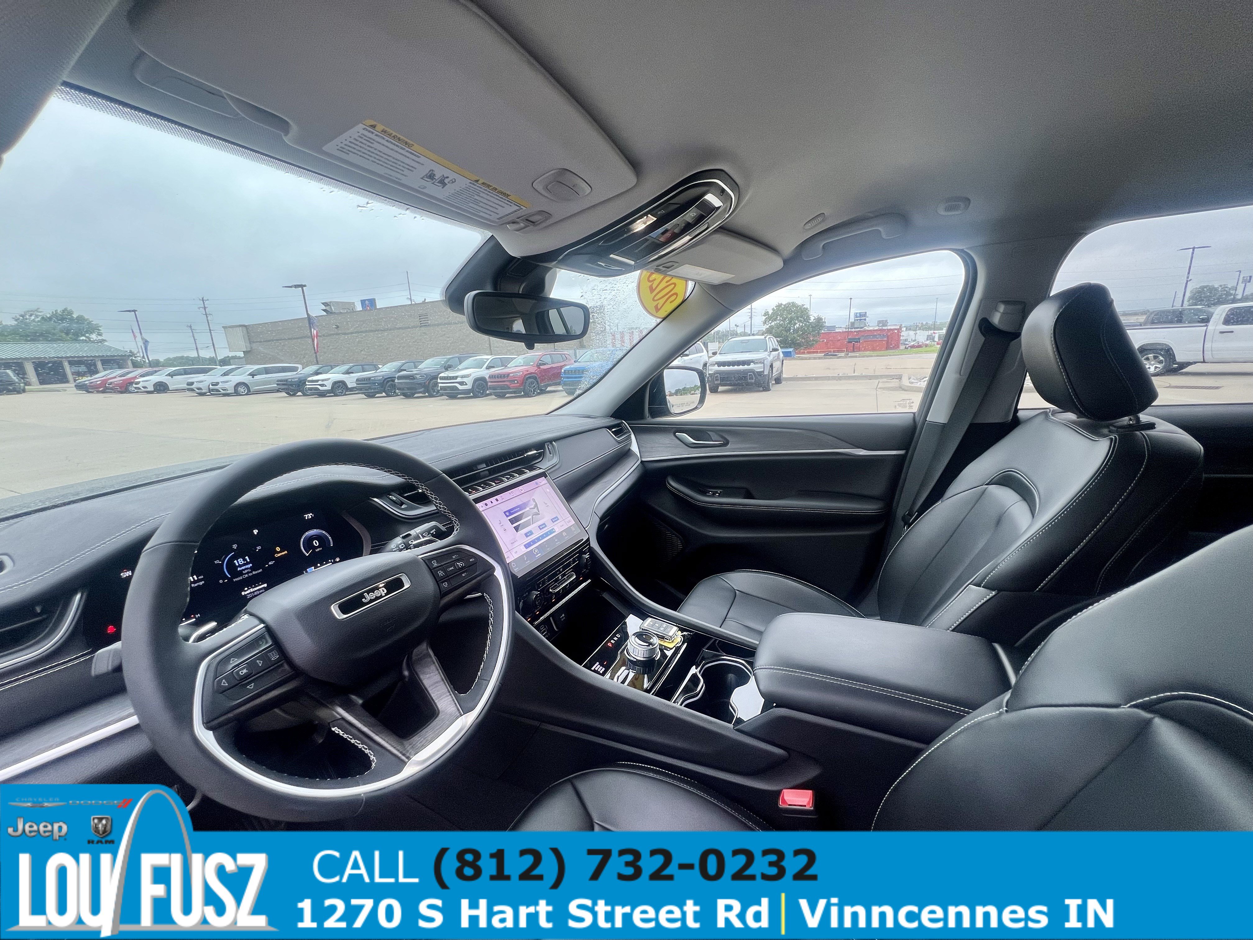 Used 2023 Jeep Grand Cherokee Limited w/ Black Appearance Package AWD/4WD image 10
