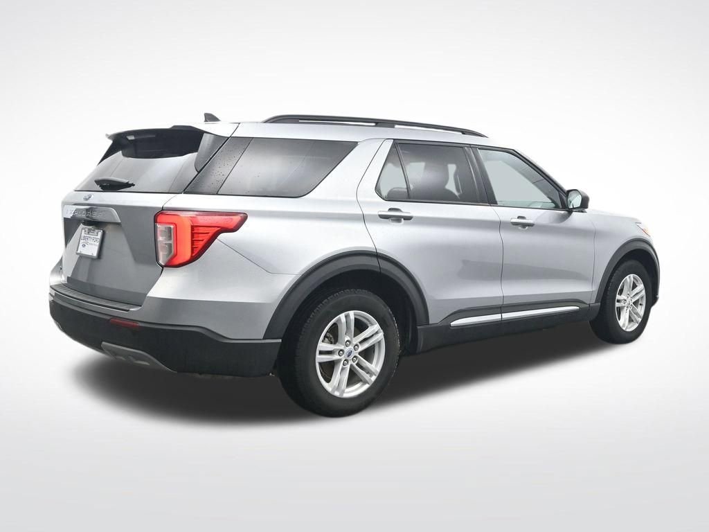 Used 2024 Ford Explorer XLT w/ Equipment Group 202A image 6