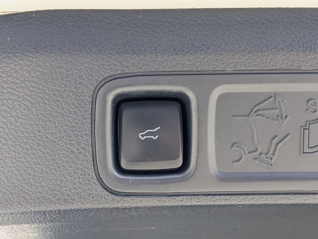 Used 2023 Ford Expedition Limited image 12