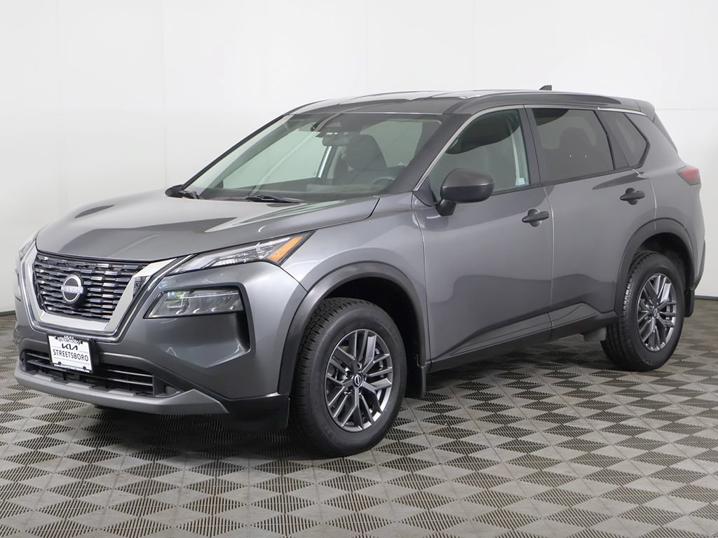 Used 2023 Nissan Rogue S AWD/4WD image 5