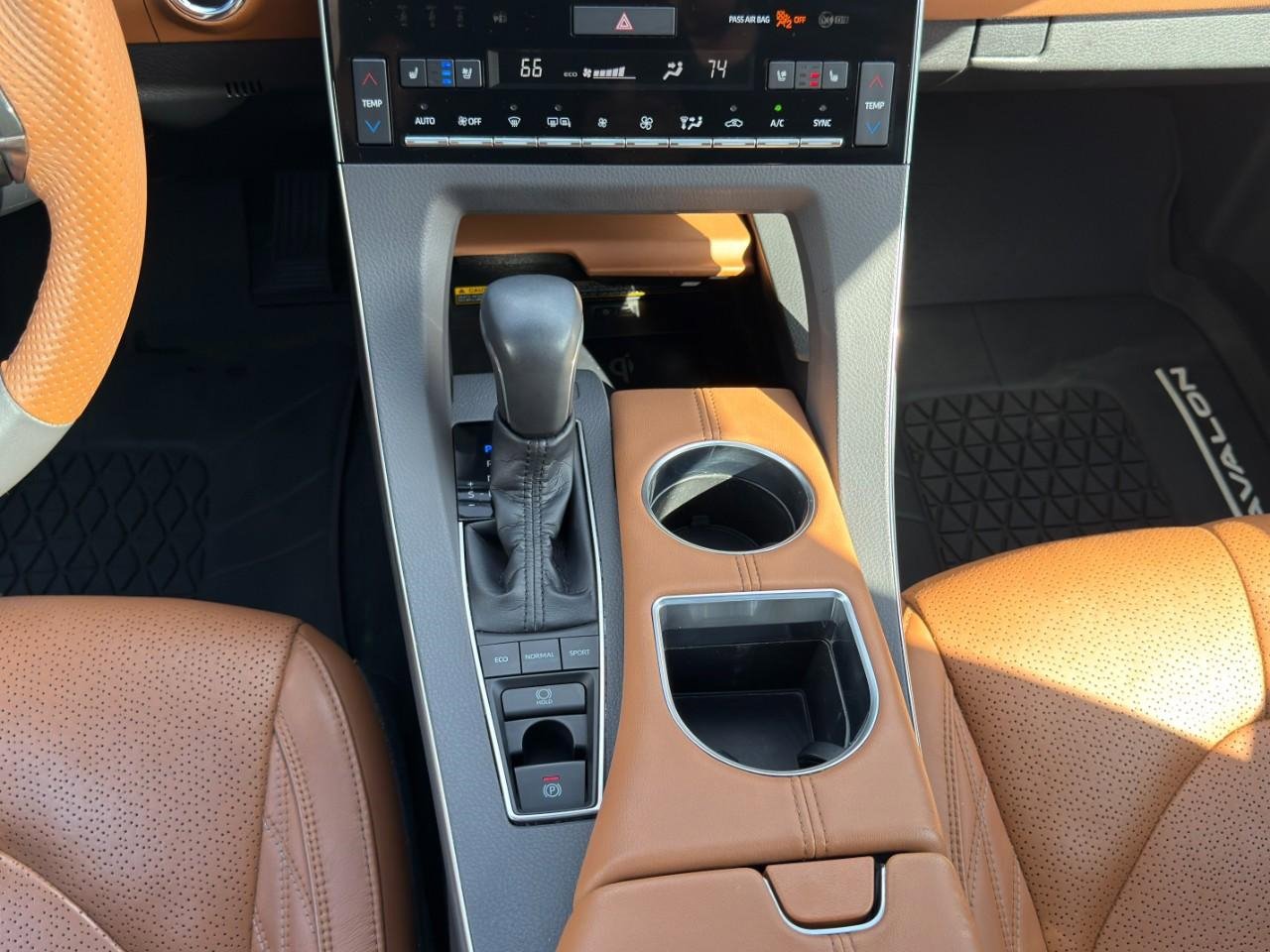 Used 2019 Toyota Avalon Limited w/ Advanced Safety Package FWD image 21