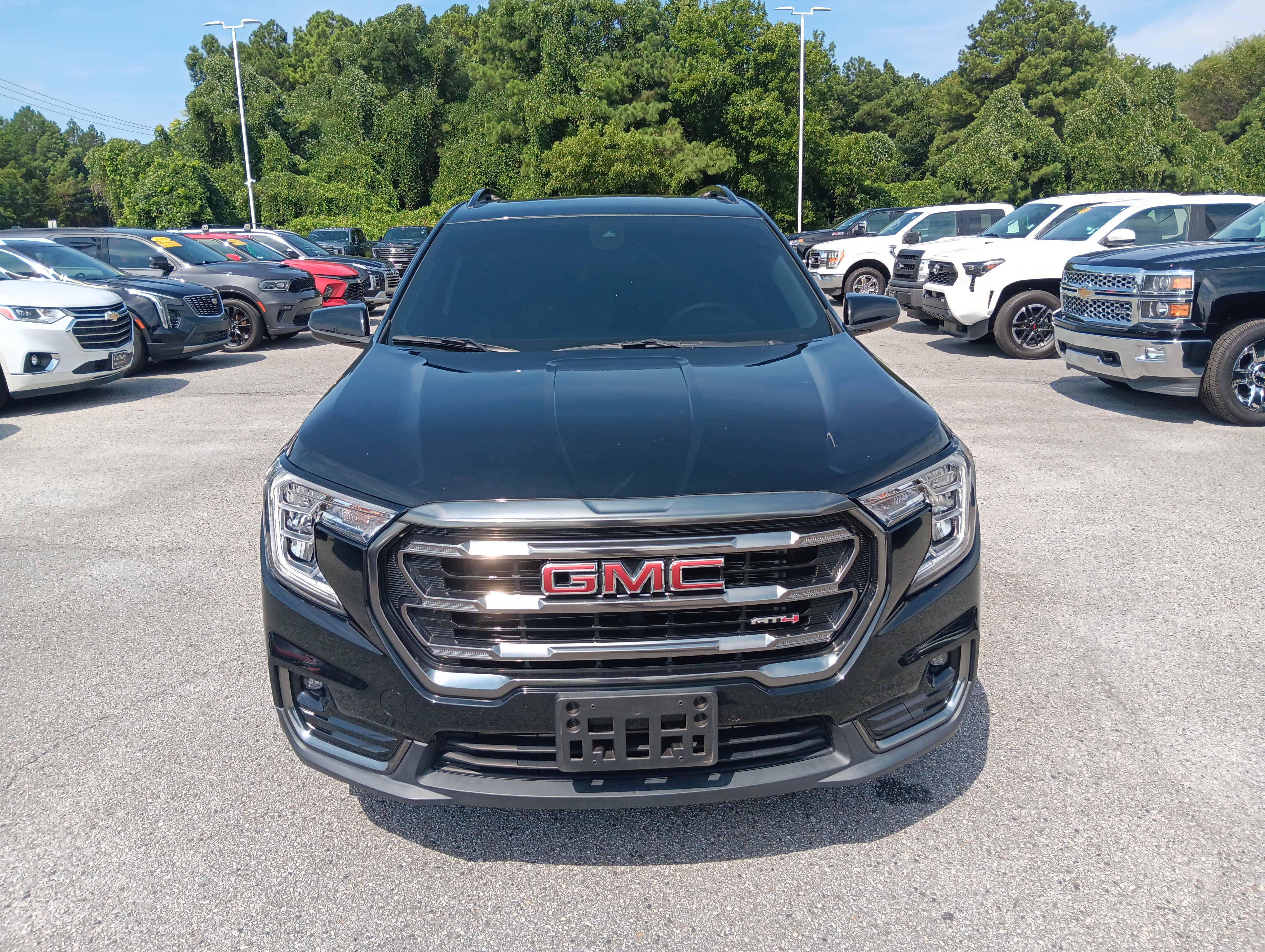 Used 2022 GMC Terrain AT4 w/ LPO, Floor Liner Package AWD/4WD image 23