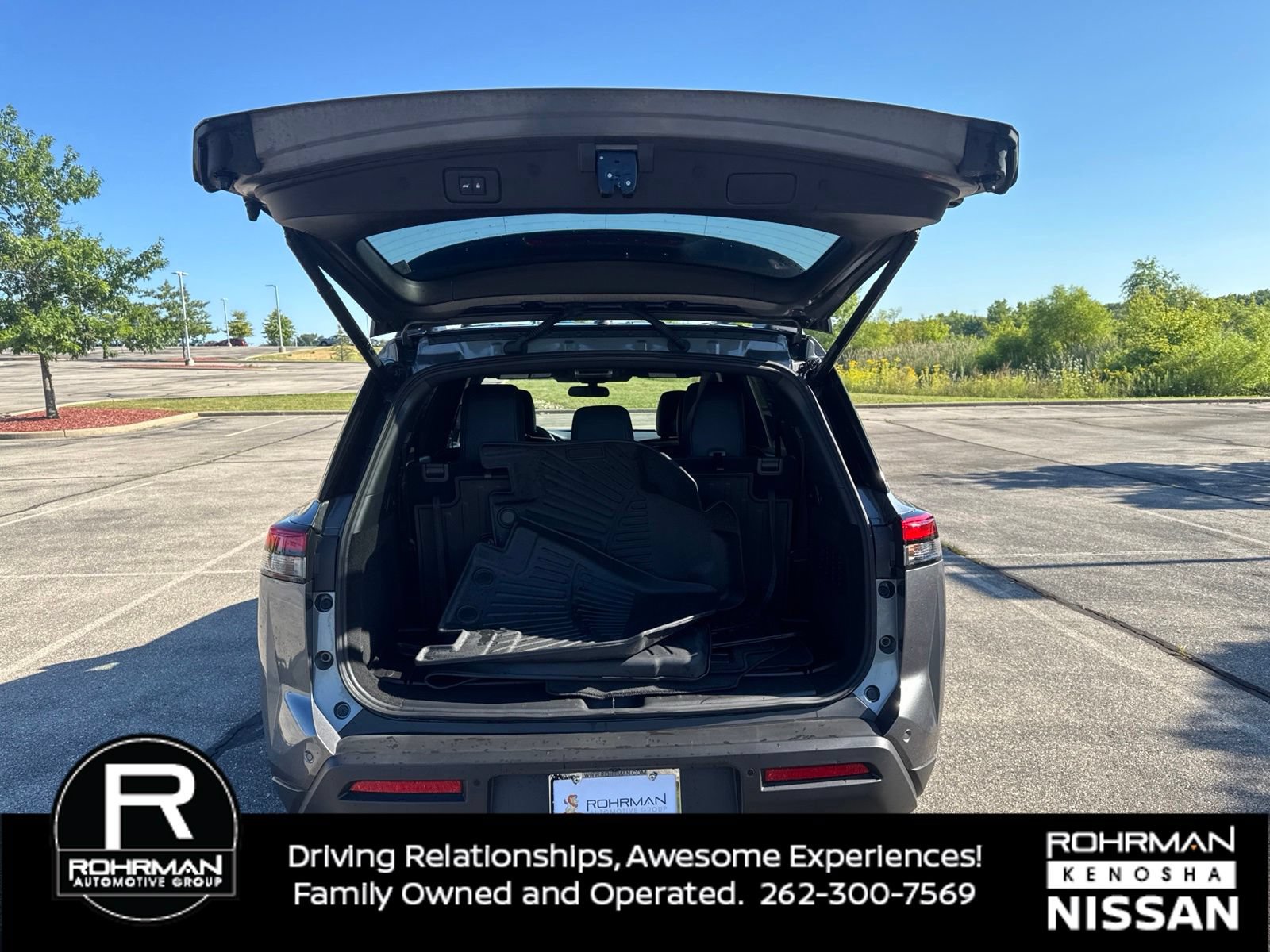 Used 2025 Nissan Pathfinder Rock Creek AWD/4WD image 11