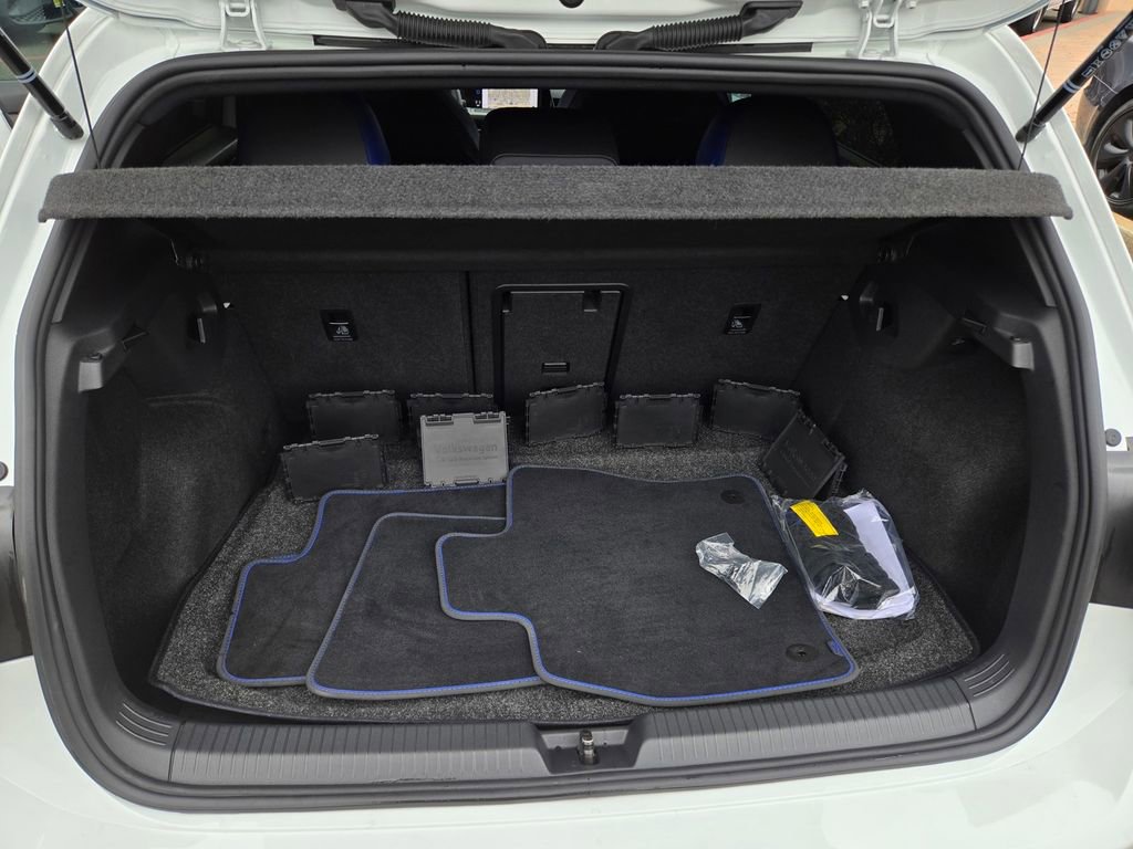 Used 2023 Volkswagen Golf 20th Anniversary Edition AWD/4WD image 34