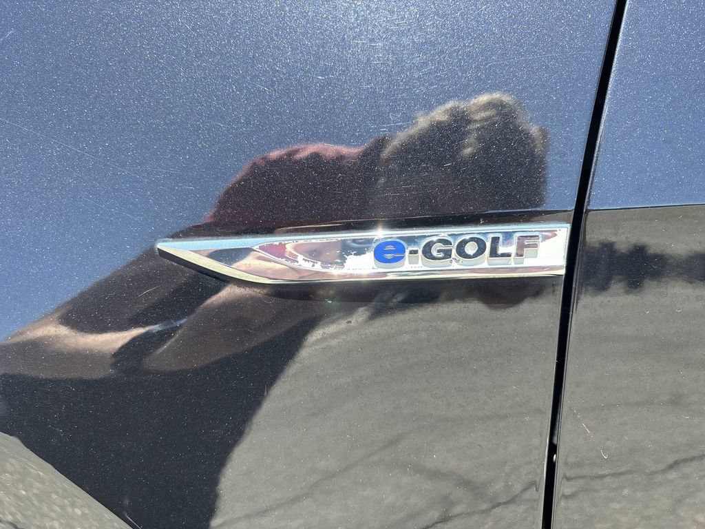 Used 2016 Volkswagen e-Golf SE FWD image 35