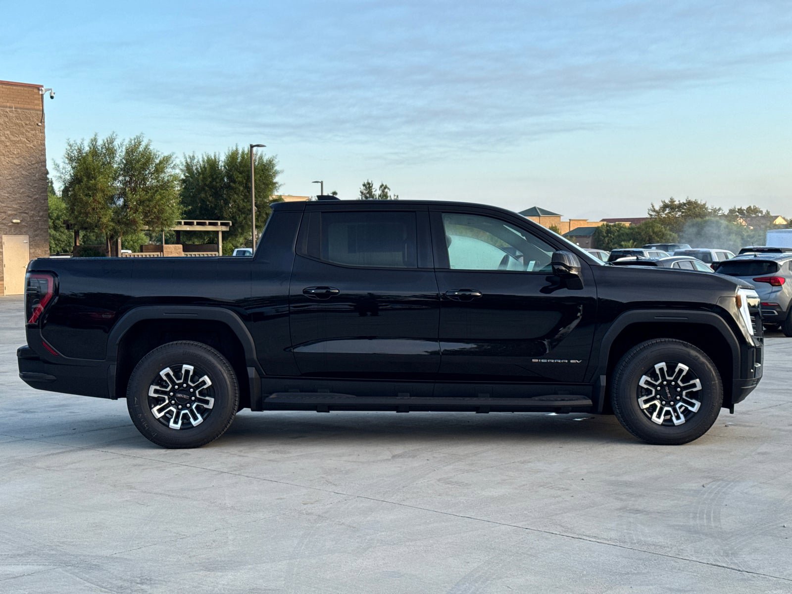 Used 2026 GMC Sierra EV Elevation AWD/4WD image 7