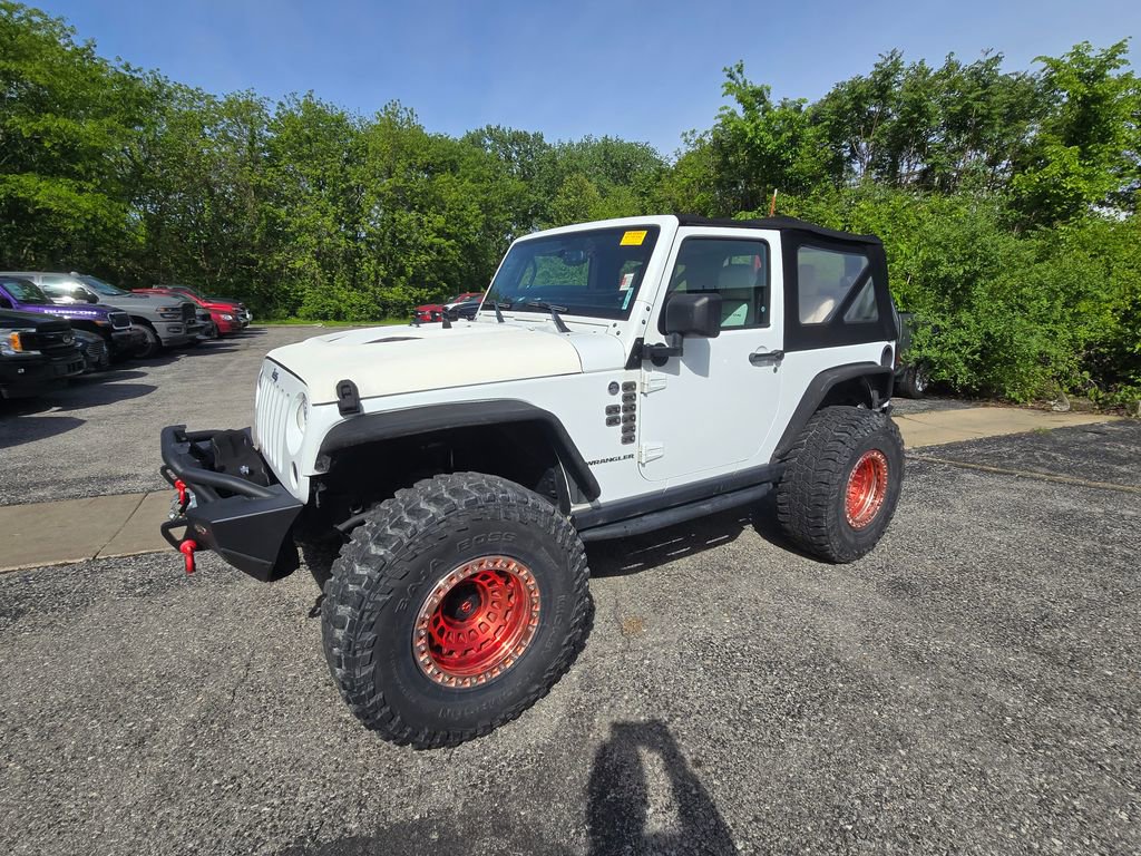 Used 2017 Jeep Wrangler Rubicon w/ Power Convenience Group AWD/4WD image 2