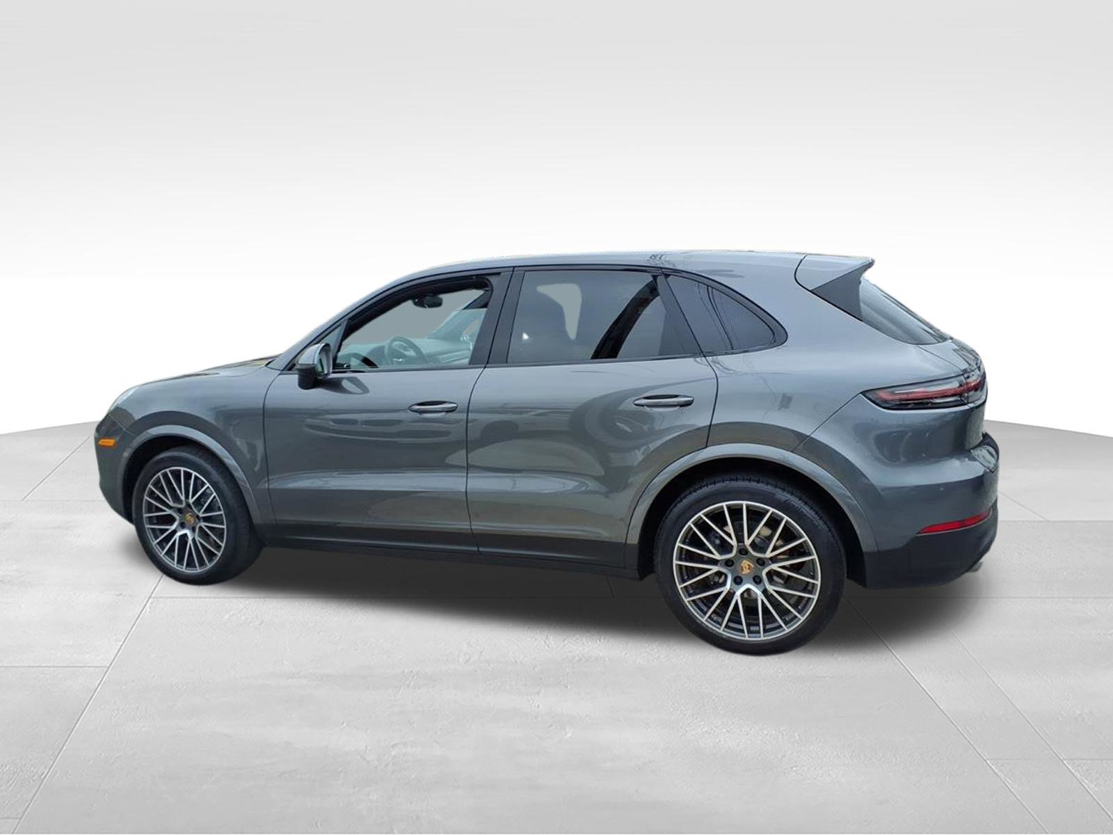 Used 2023 Porsche Cayenne S image 8