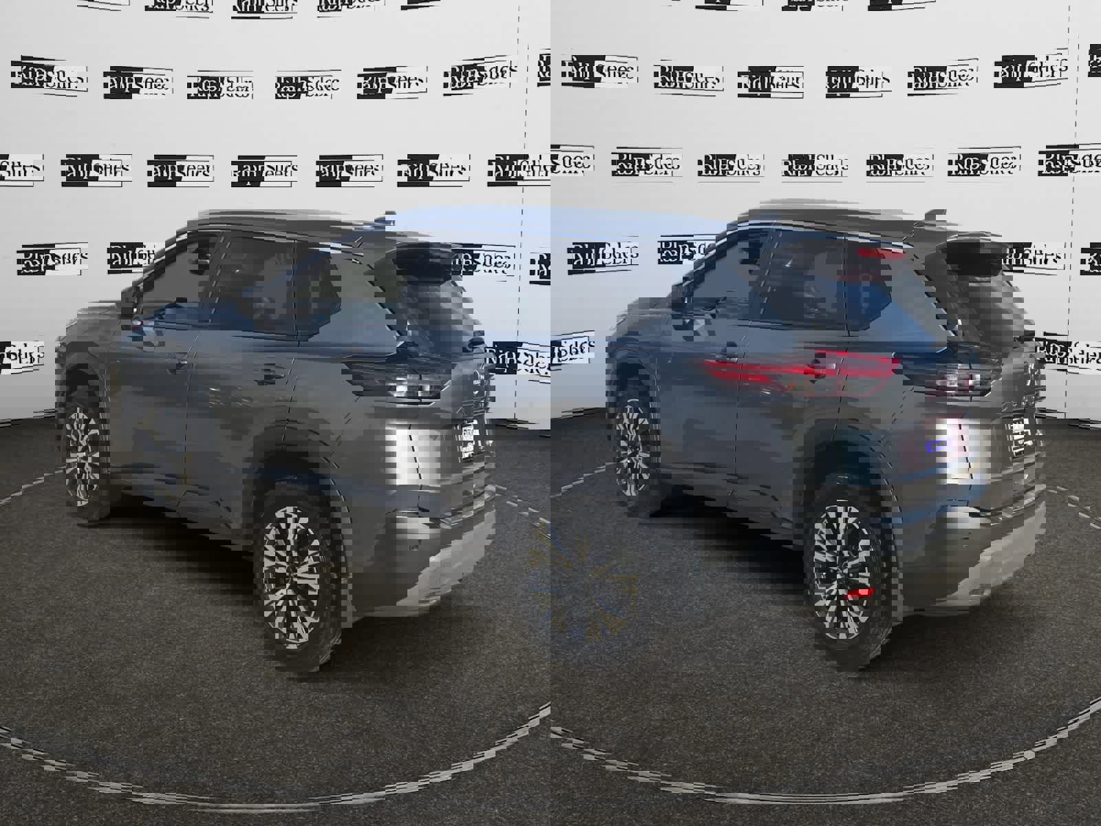 Used 2023 Nissan Rogue SV w/ SV Premium B Package image 4