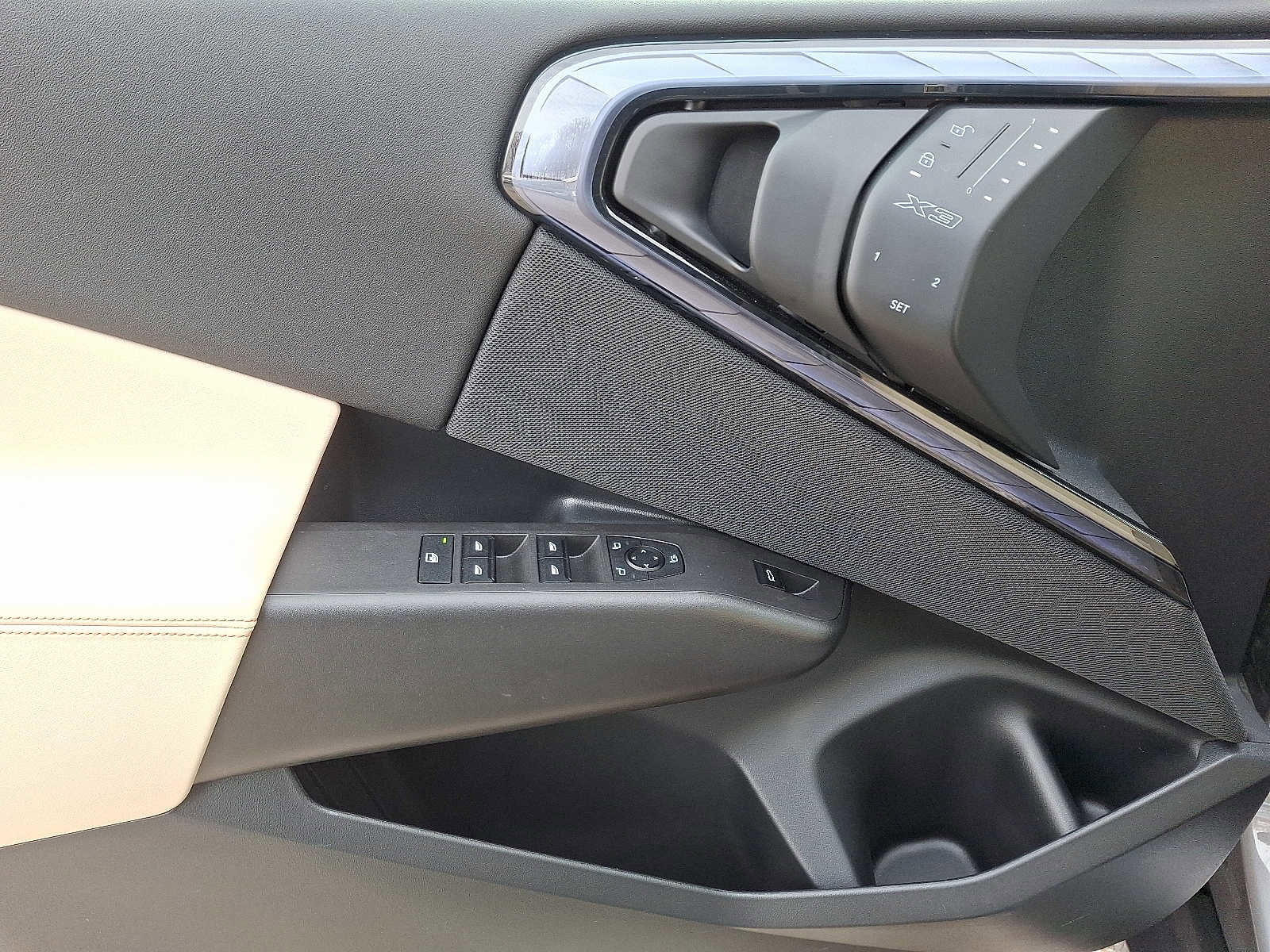 Used 2025 BMW X3 xDrive30i w/ Premium Package image 12