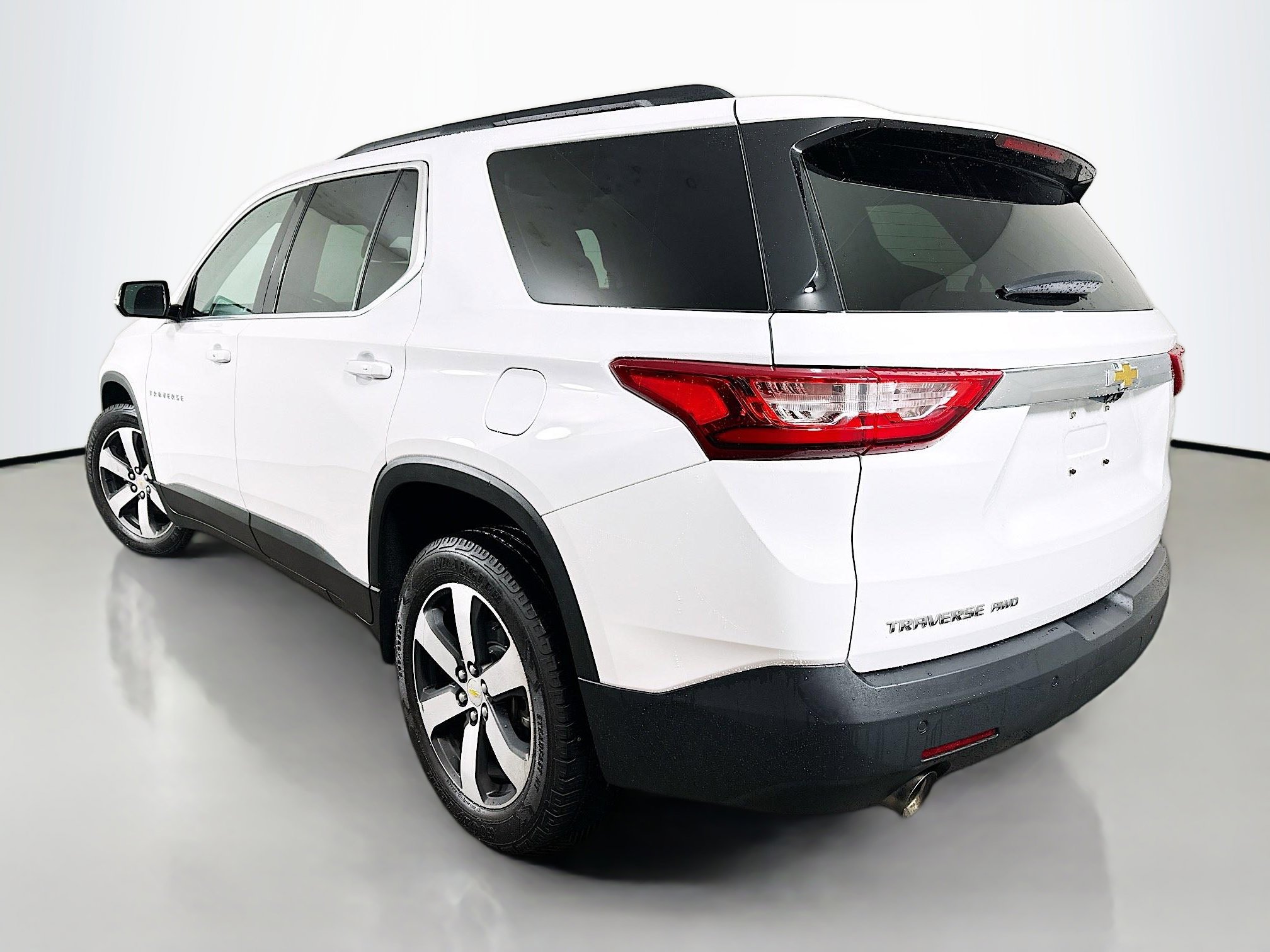 Used 2020 Chevrolet Traverse LT w/ LT Premium Package image 5
