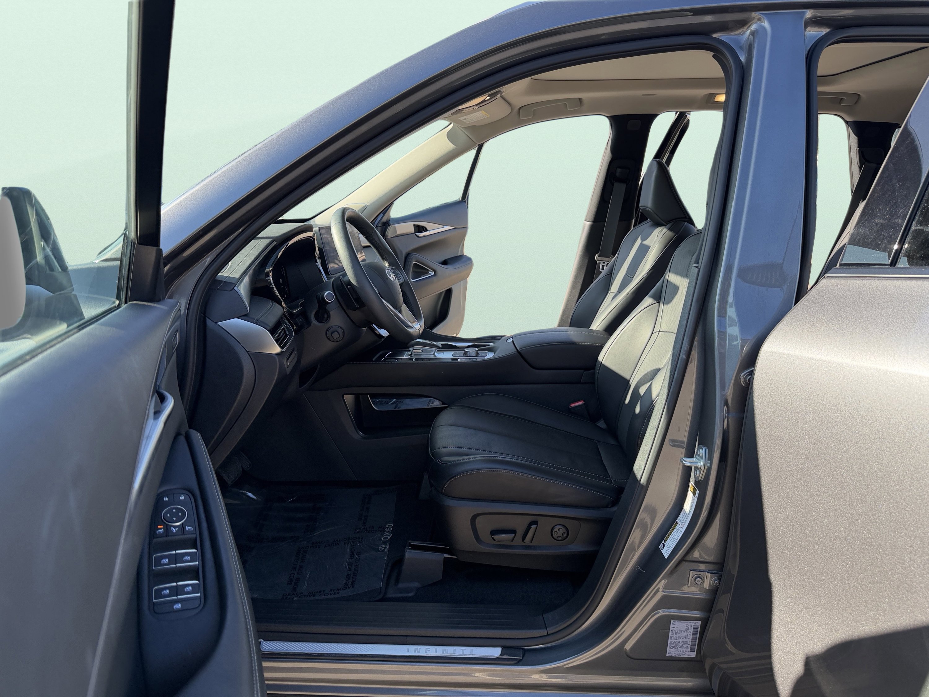 Used 2025 INFINITI QX60 Luxe FWD image 3
