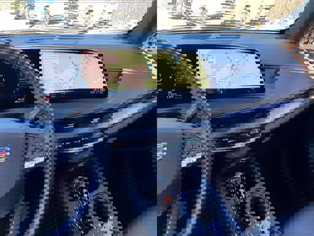 Used 2025 Cadillac XT4 Premium Luxury image 17