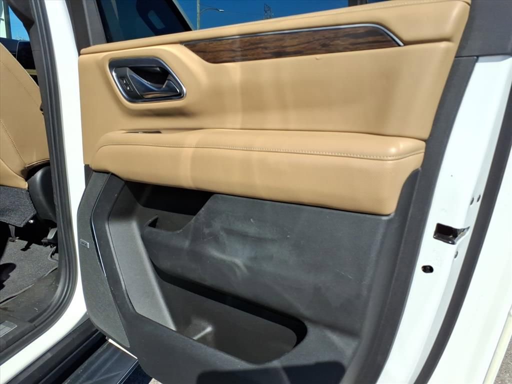 Used 2021 Chevrolet Suburban Premier w/ Premium Package image 13