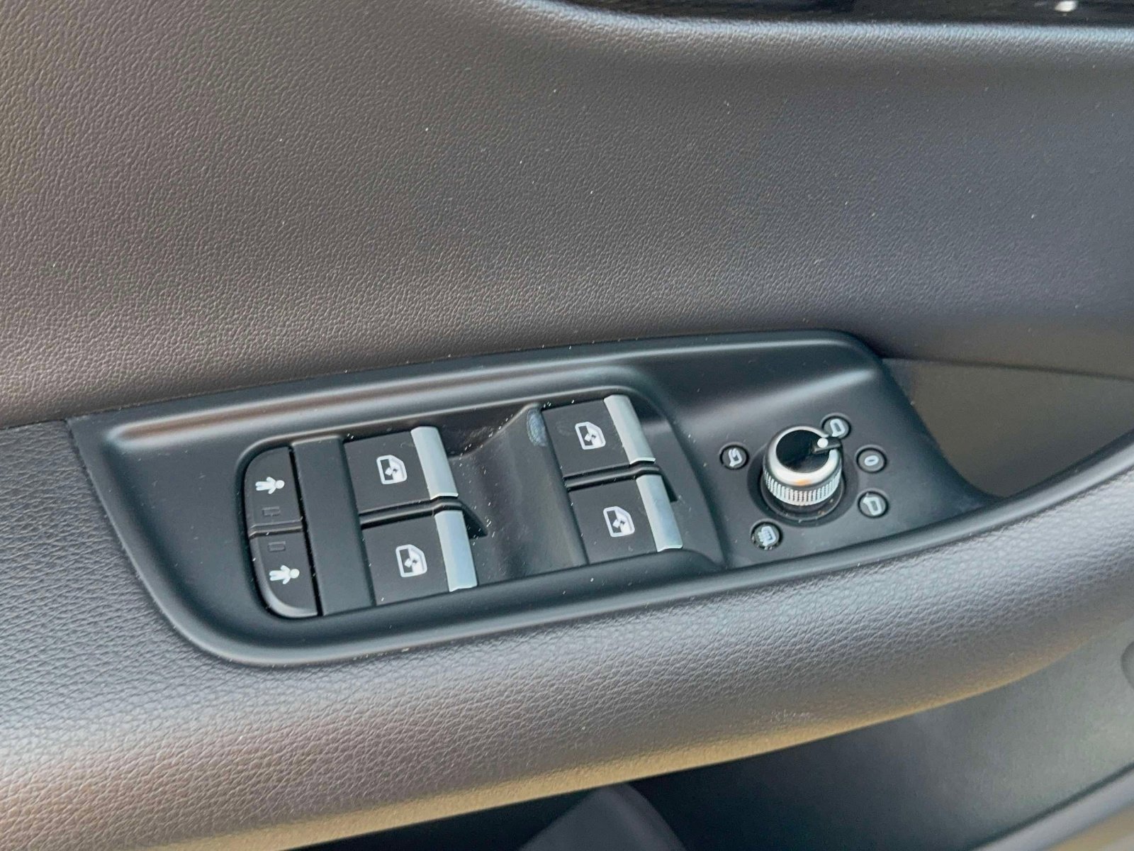 Used 2021 Audi Q7 3.0T Premium w/ Convenience Package image 18