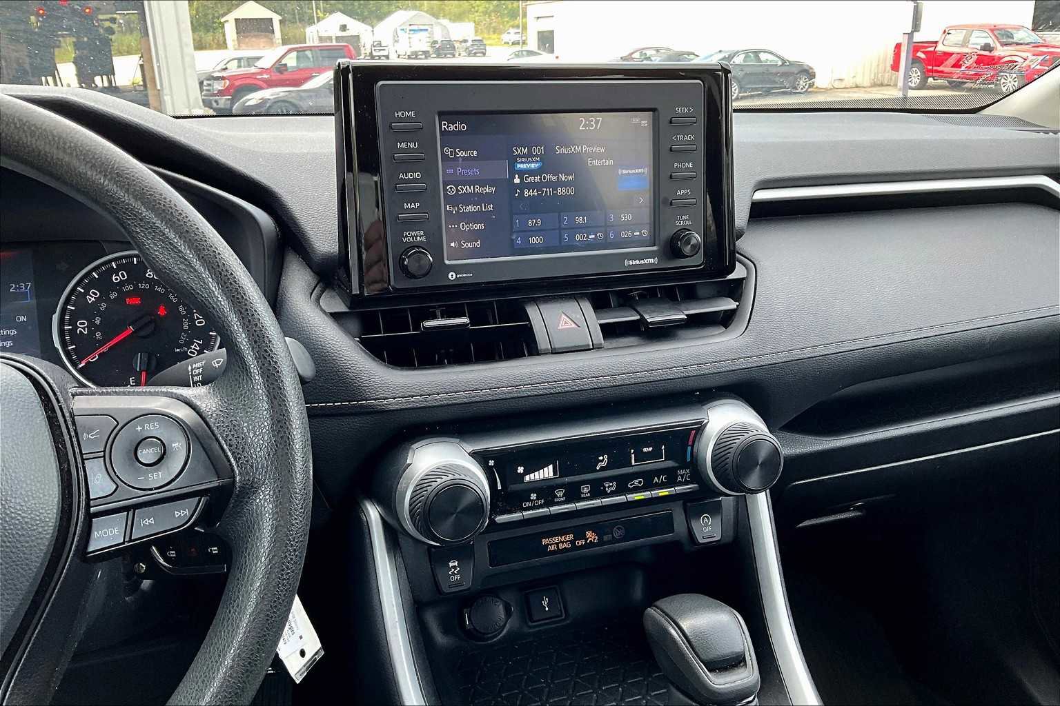 Used 2022 Toyota RAV4 LE image 7