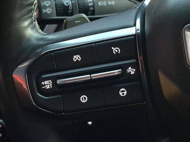 Used 2025 GMC Yukon Denali Ultimate AWD/4WD image 16