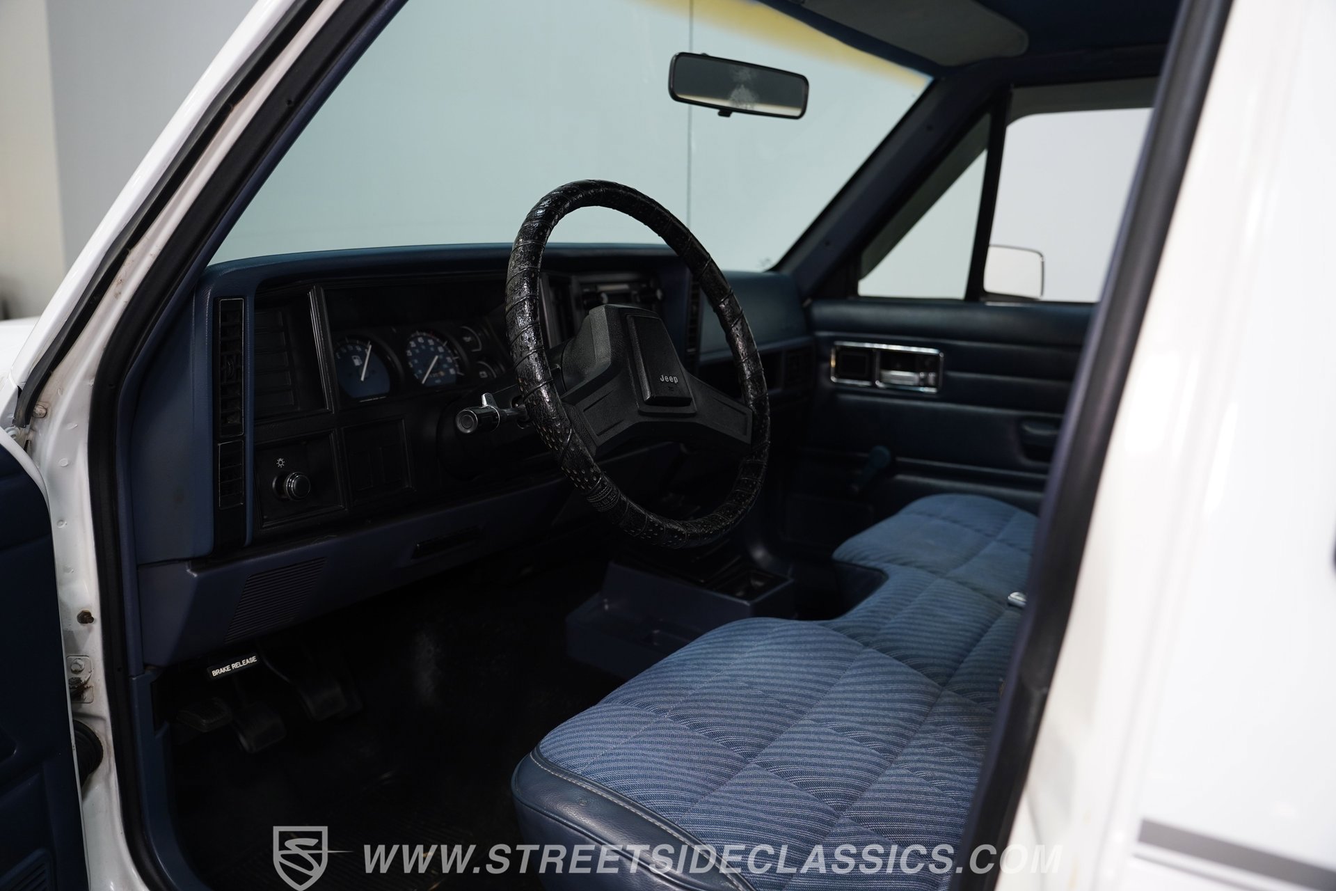 Used 1989 Jeep Comanche 2WD image 4