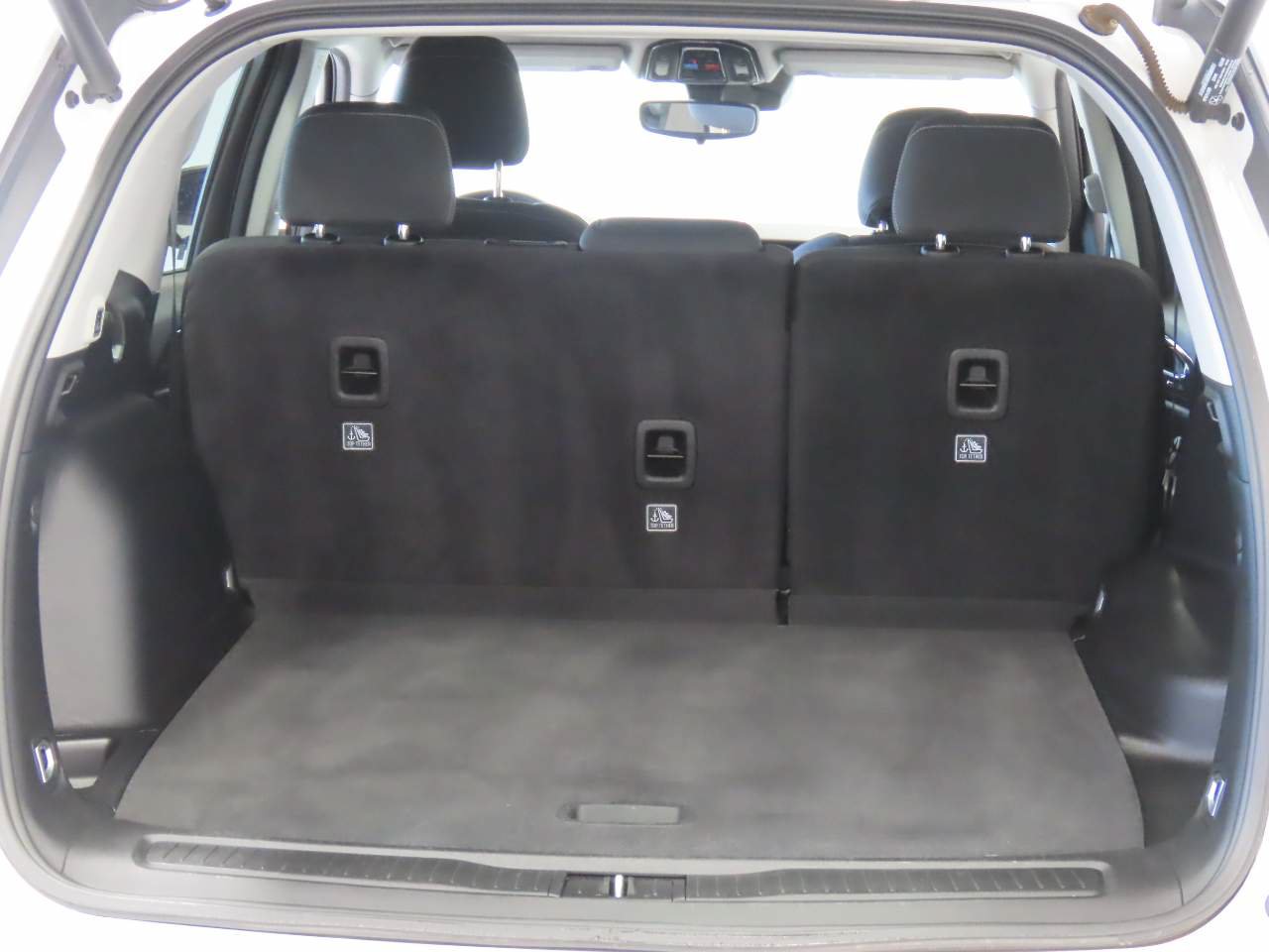 Used 2023 Jeep Grand Cherokee Laredo w/ Luxury Tech Group I RWD image 16
