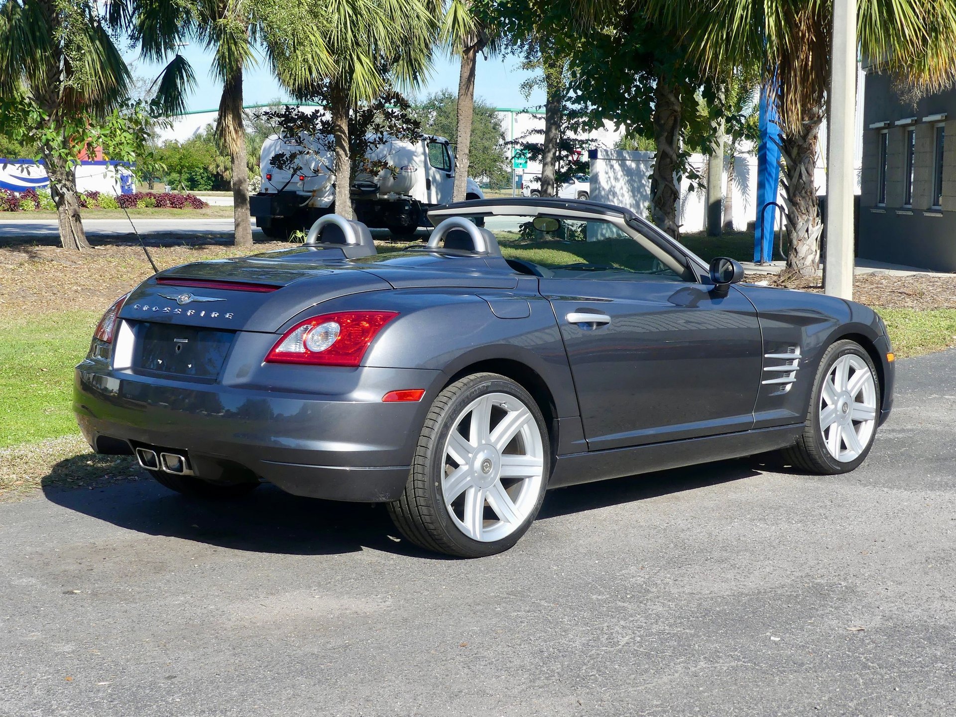 Used 2005 Chrysler Crossfire Limited image 24