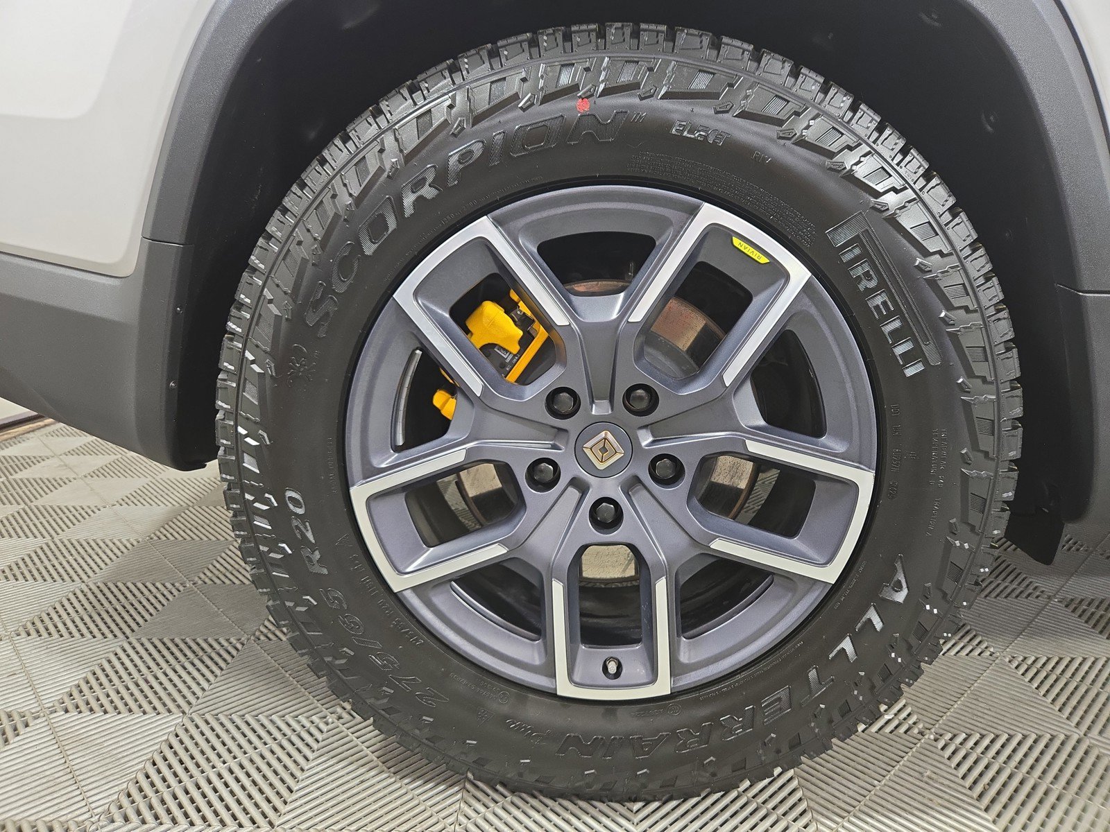 Used 2023 Rivian R1T Adventure image 11