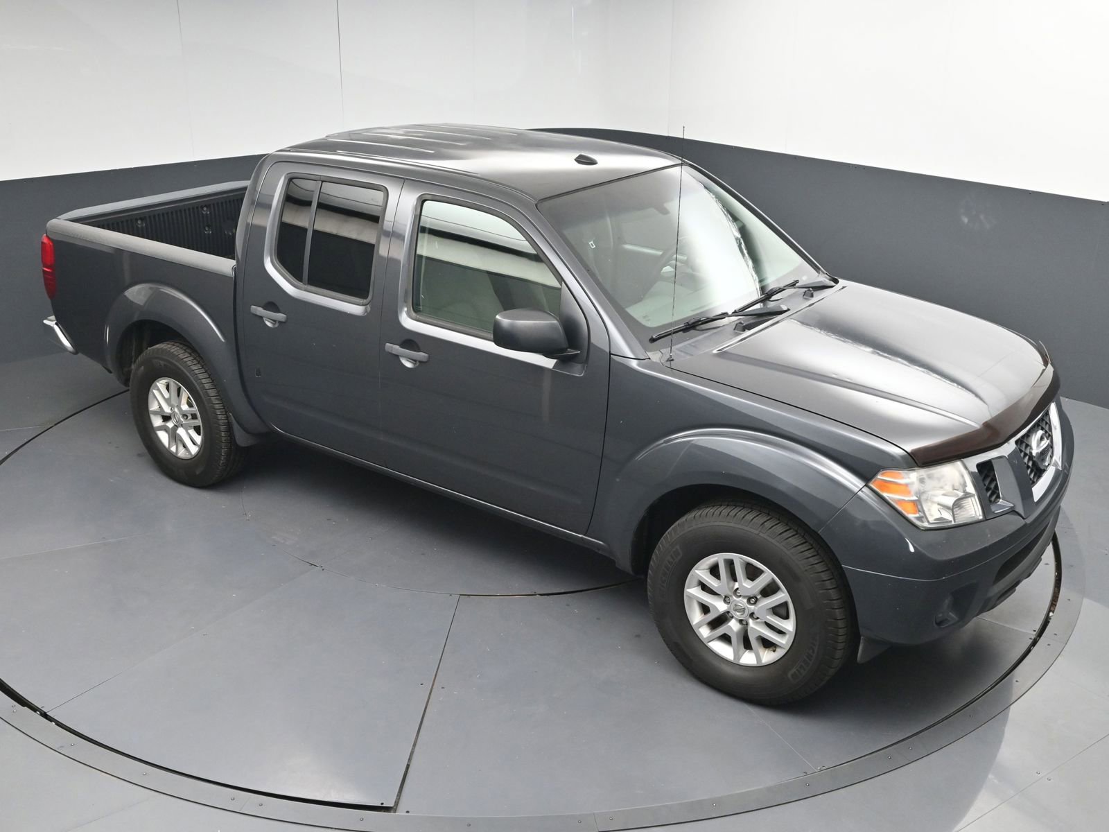 Used 2015 Nissan Frontier SV RWD image 27