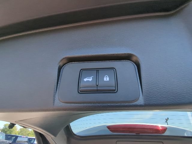 Used 2024 Nissan Rogue SV AWD/4WD image 34