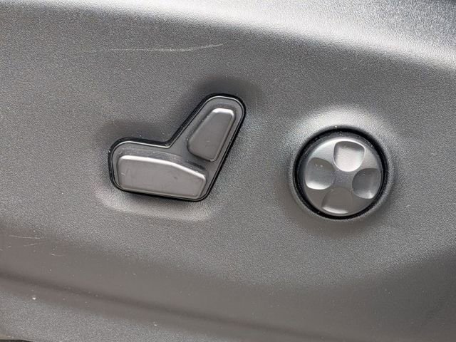 Used 2024 Chrysler Pacifica Touring-L image 13