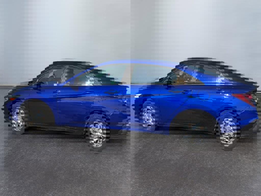 Certified 2024 Hyundai Elantra SE image 8