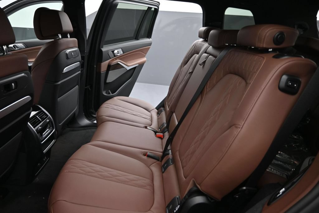 New 2027 BMW X7 M60i AWD/4WD image 31