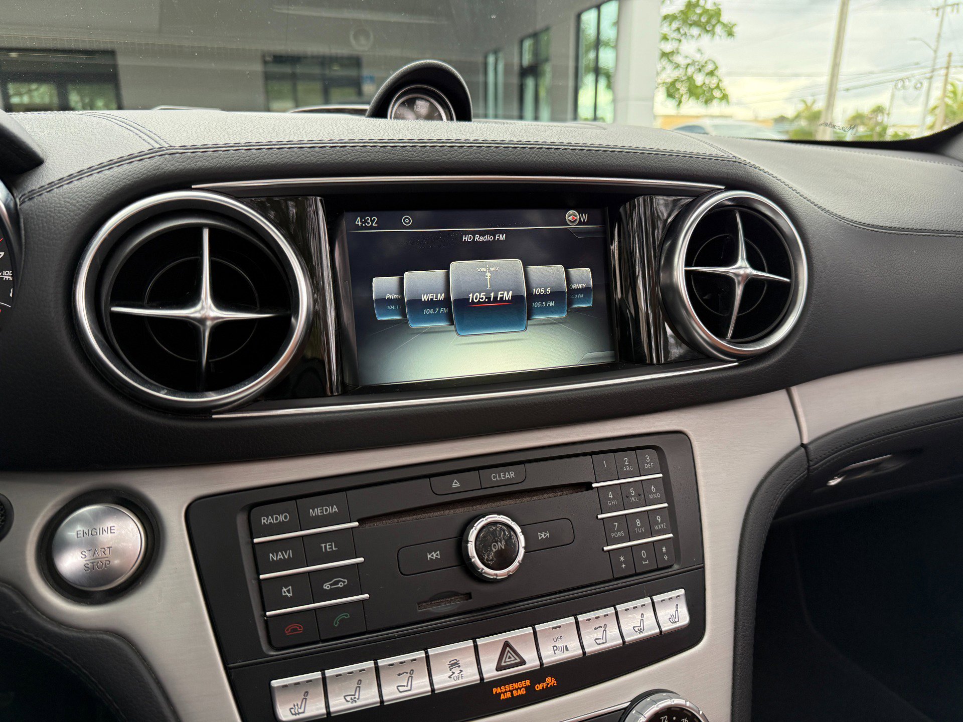 Used 2017 Mercedes-Benz SL 550 image 36