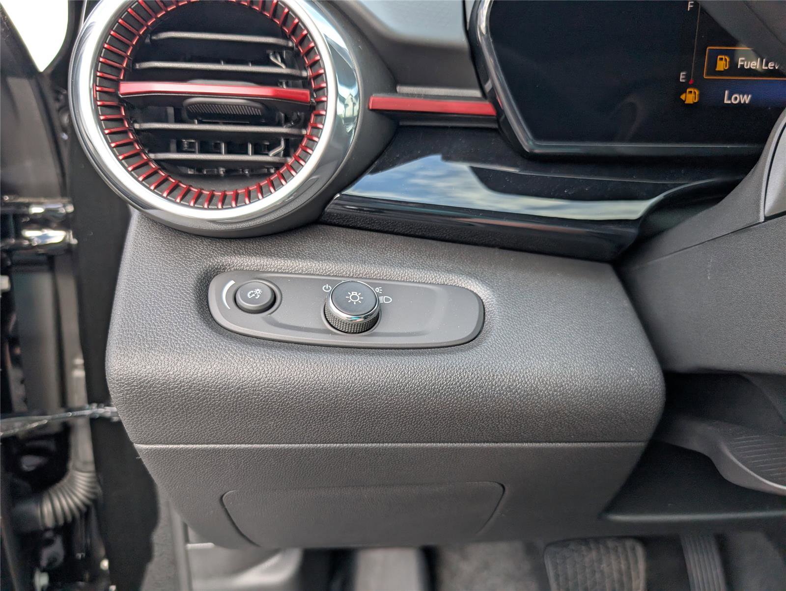 New 2026 Chevrolet Trax RS w/ Sunroof Package image 11