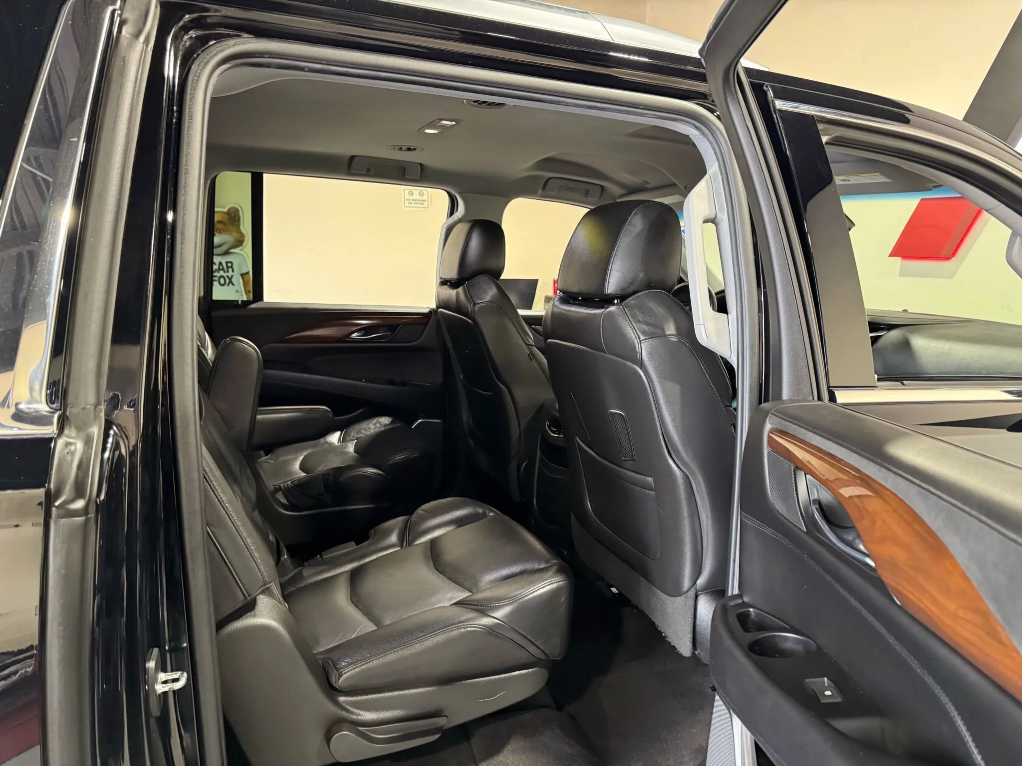 Used 2020 Cadillac Escalade ESV 2WD image 16