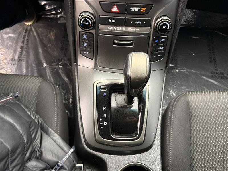 Used 2015 Hyundai Genesis 3.8 image 27