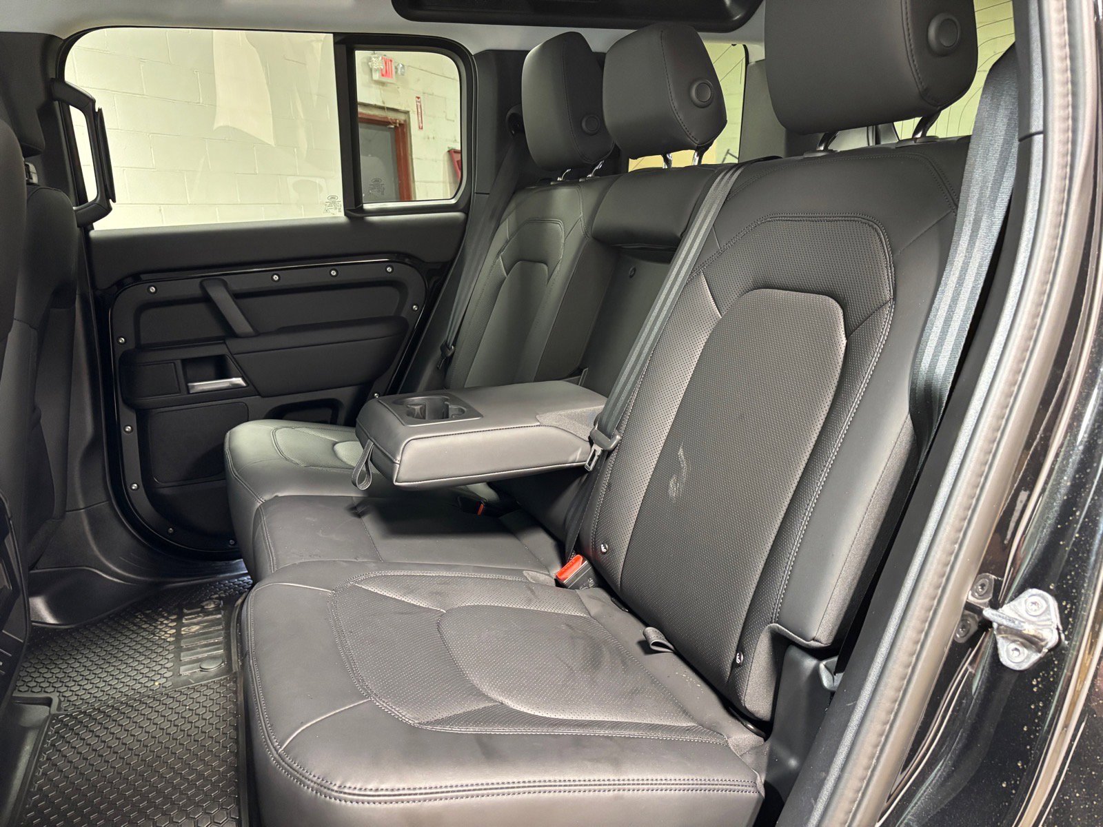 Used 2025 Land Rover Defender 110 S AWD/4WD image 27