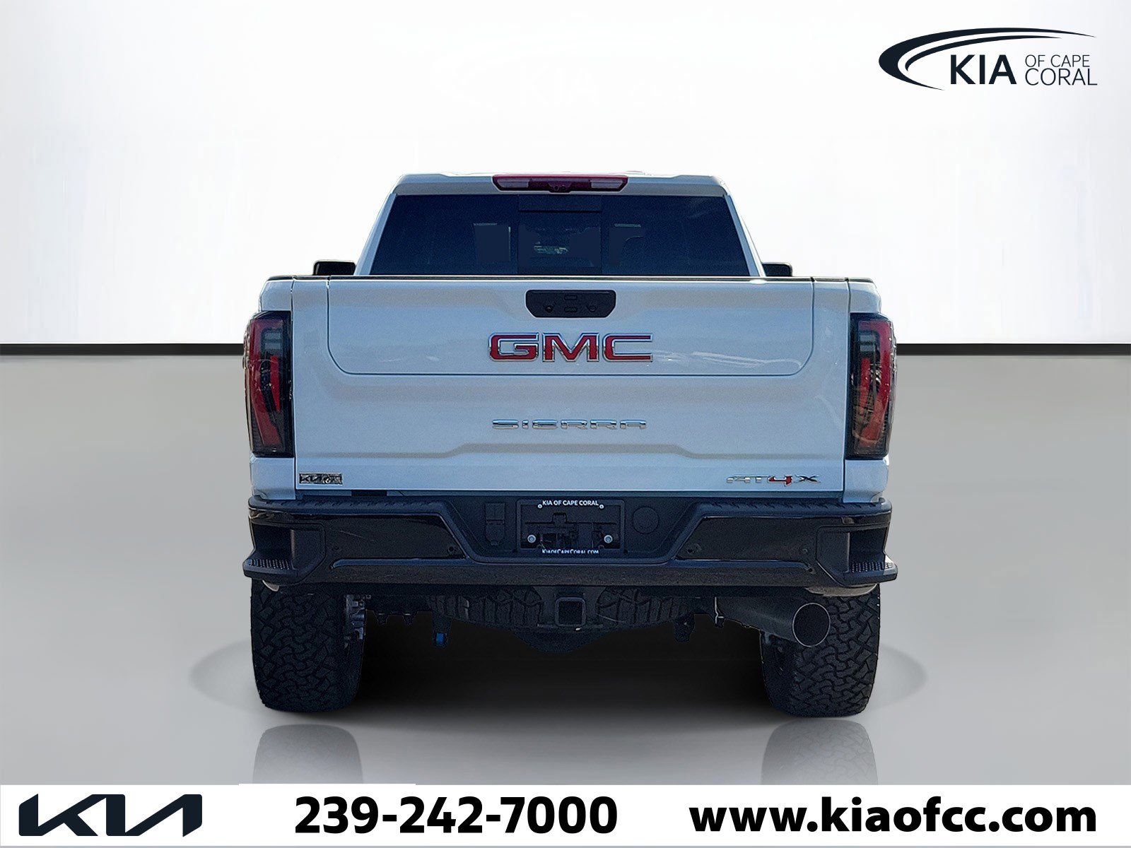 Used 2026 GMC Sierra 2500 AT4X AWD/4WD image 4