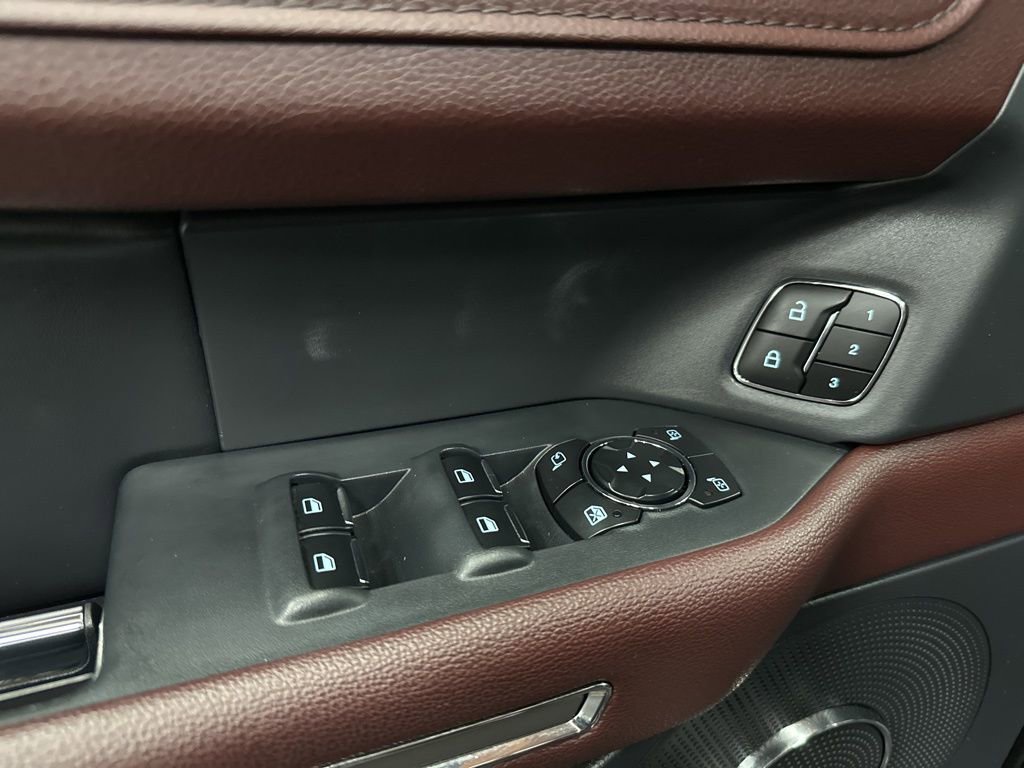 Used 2024 Ford Expedition Limited AWD/4WD image 17