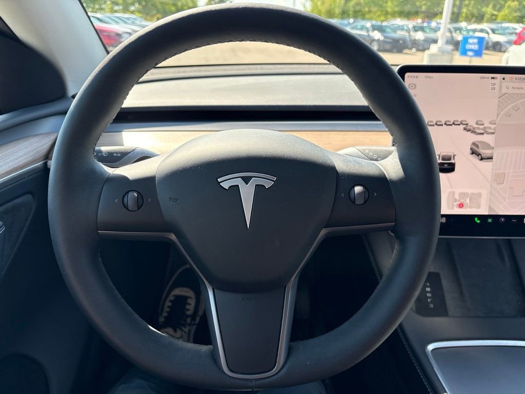 Used 2025 Tesla Model Y Long Range RWD image 19